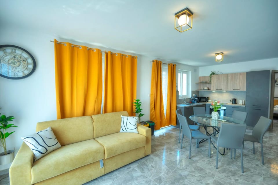 Luxury penthouse with jacuzzi on sun terrace APIC1-2 Apartment in Malta