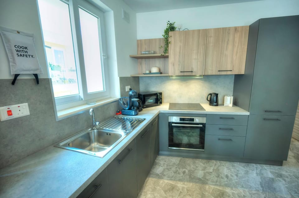 Luxury penthouse with jacuzzi on sun terrace APIC1-2 Apartment in Malta