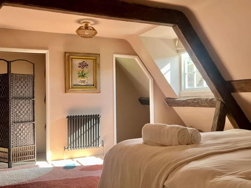 NEW Iron Gates - Central Frome Apartment in Frome