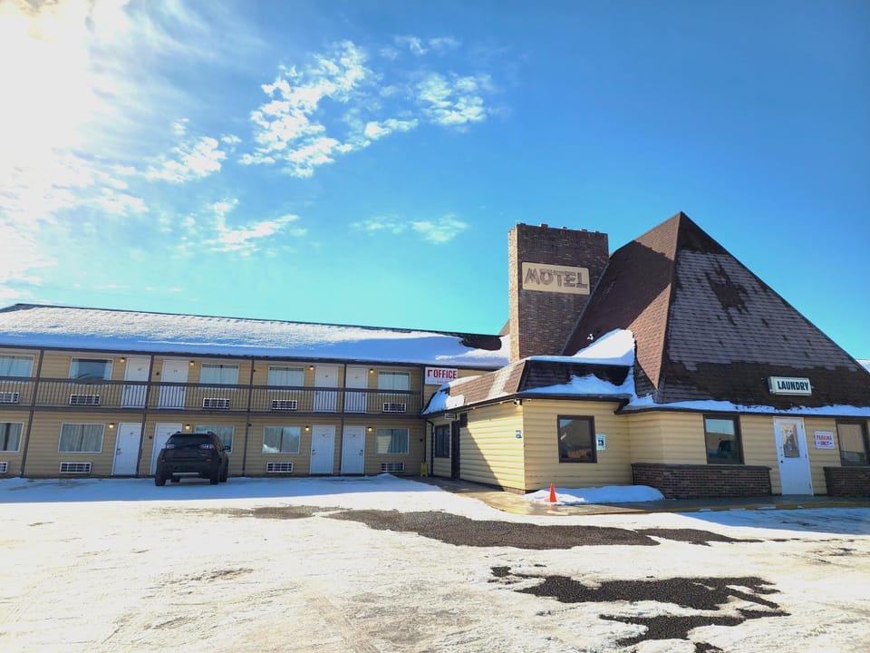 Property building, Day, Parking