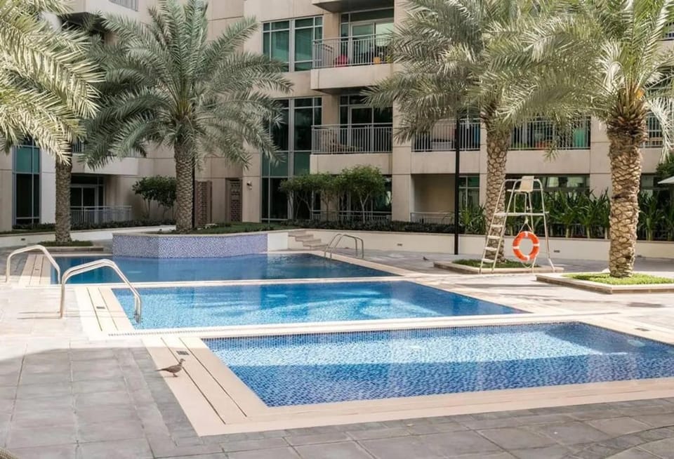 Vibrant 2BR in Burj Views - Near Dubai Mall & Burj Apartment in Dubai