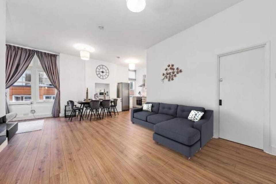 Majestic 2 BR in Knightsbridge KB70 Apartment in City of Westminster