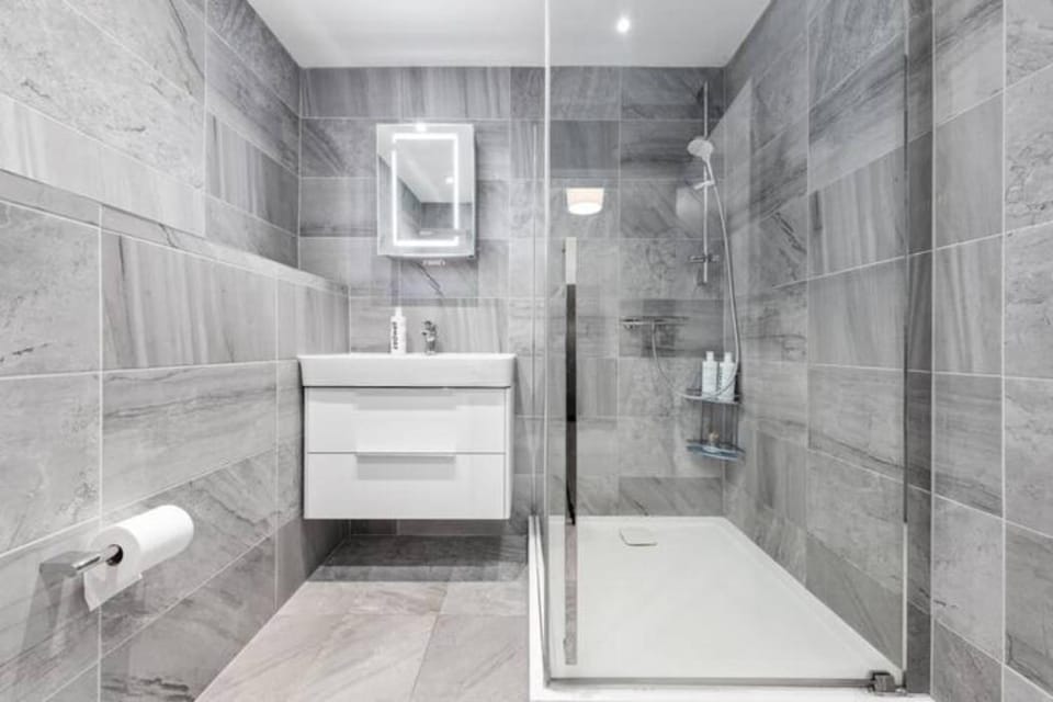 Majestic 2 BR in Knightsbridge KB70 Apartment in City of Westminster