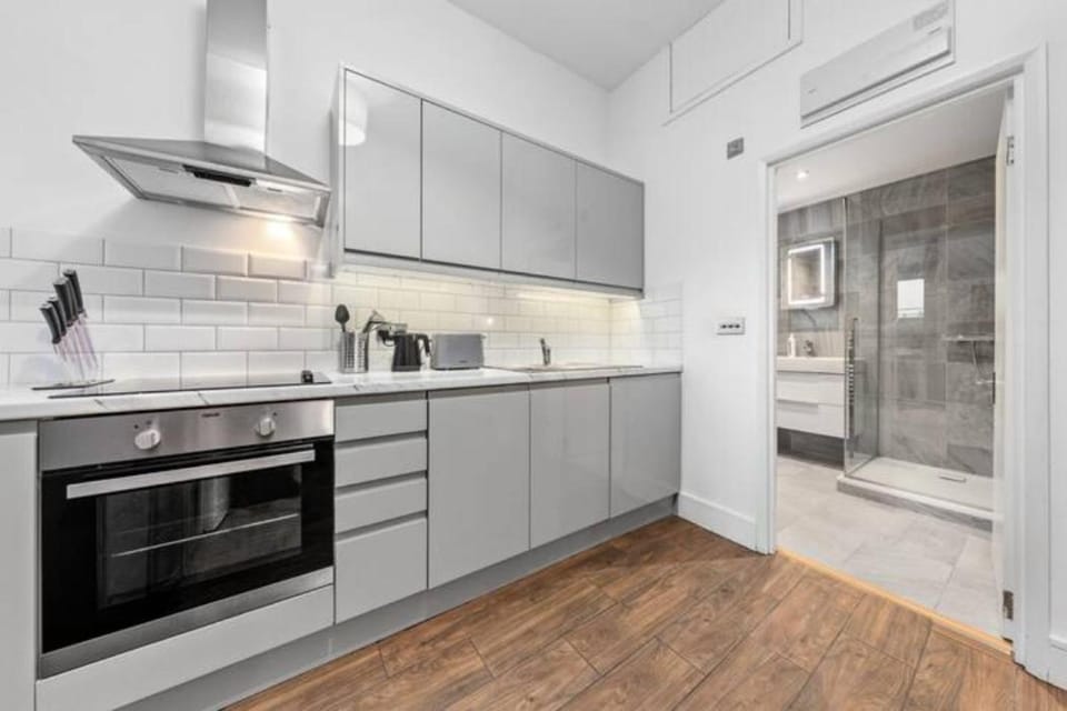Majestic 2 BR in Knightsbridge KB70 Apartment in City of Westminster