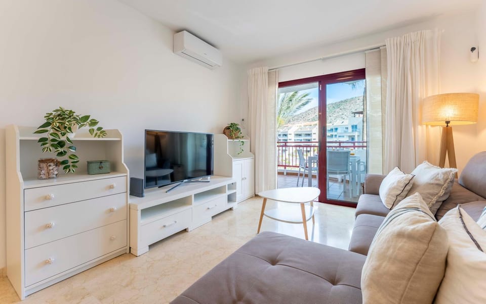 TV and multimedia, Living room, air conditioner