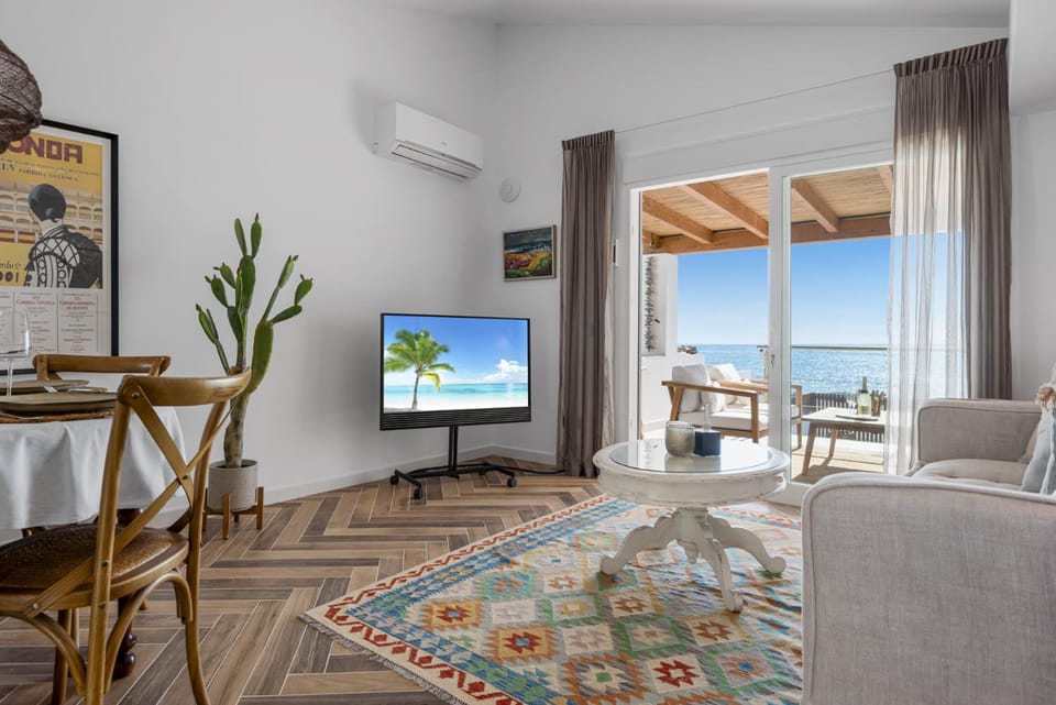 Communal lounge/ TV room, Living room