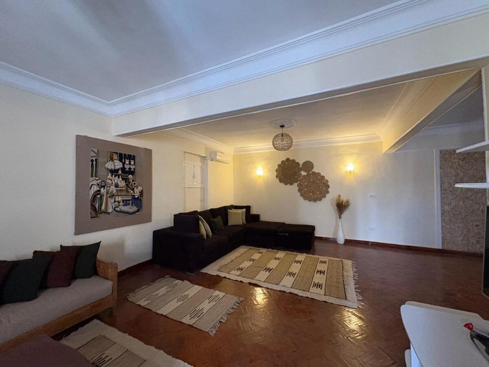 Spacious Boho 3BR 3BA in Zamalek Apartment in Cairo