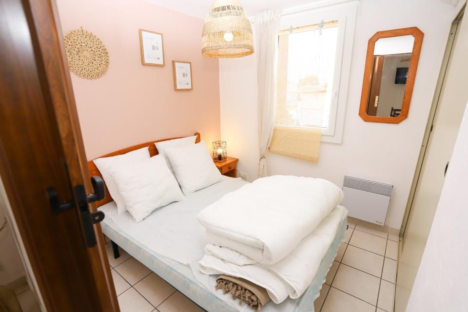 Saint-Cyprien charmant appartement vue mer Apartment in Saint-Cyprien