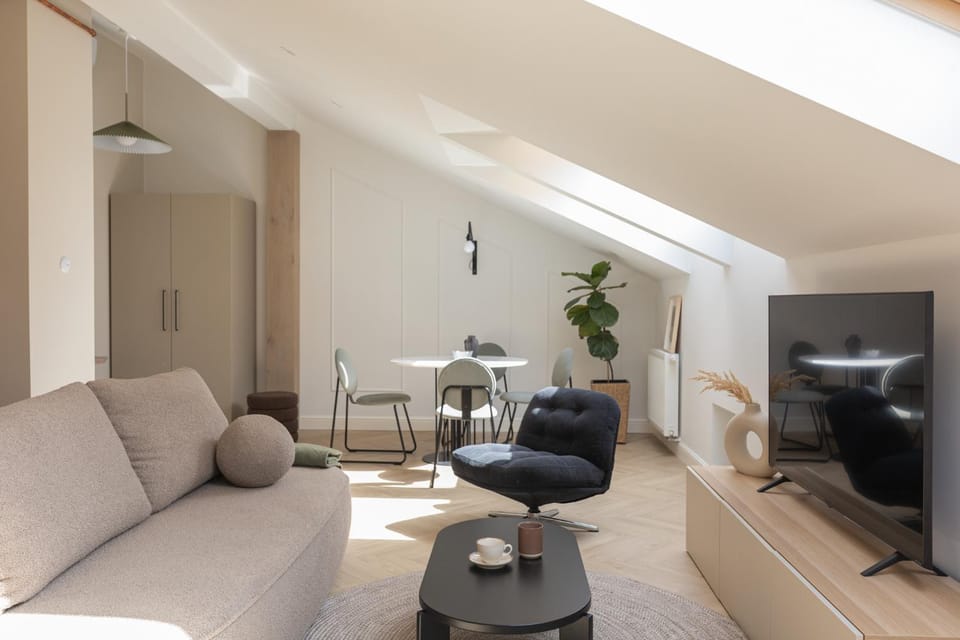 TV and multimedia, Living room, Seating area