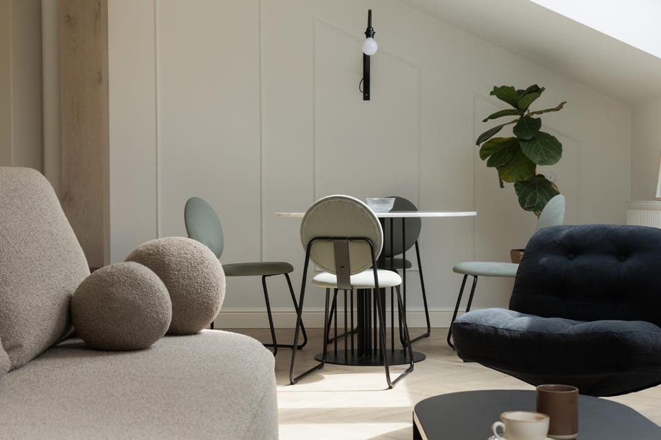 Living room, Seating area