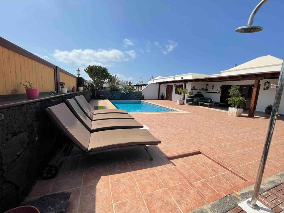 Villa muy tranquila con piscina privada Villa in Playa Blanca