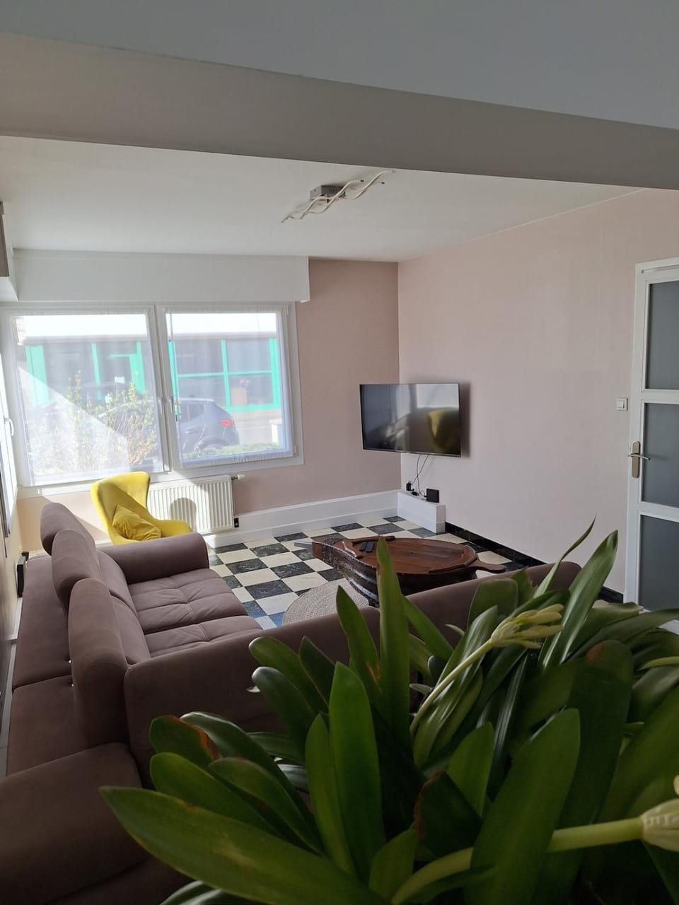 Communal lounge/ TV room