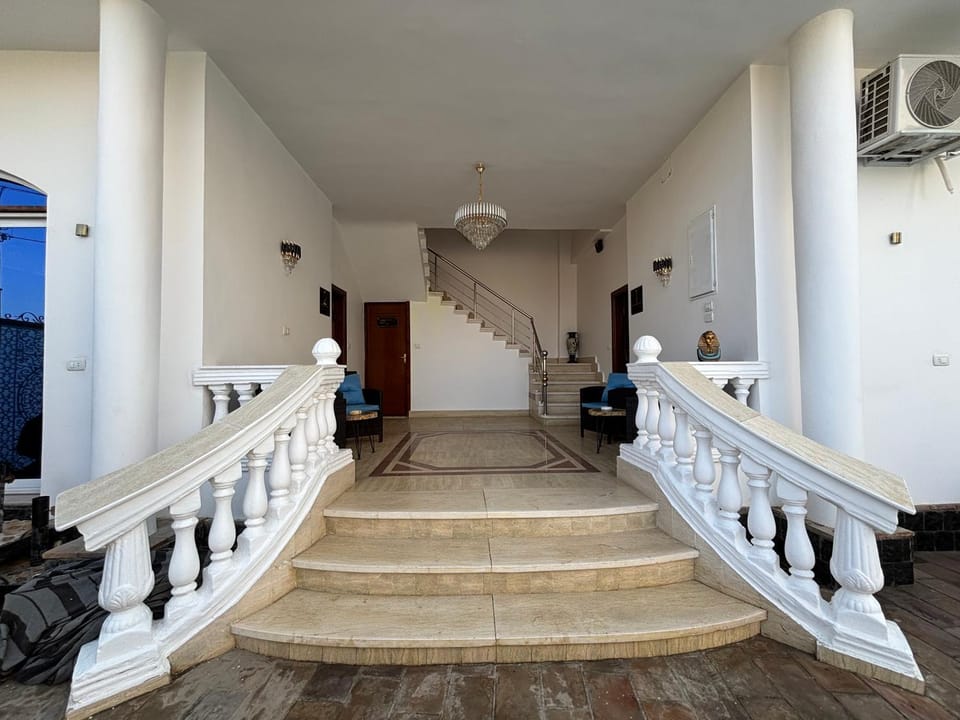 Villa Golden Mountain Apartment in Luxor