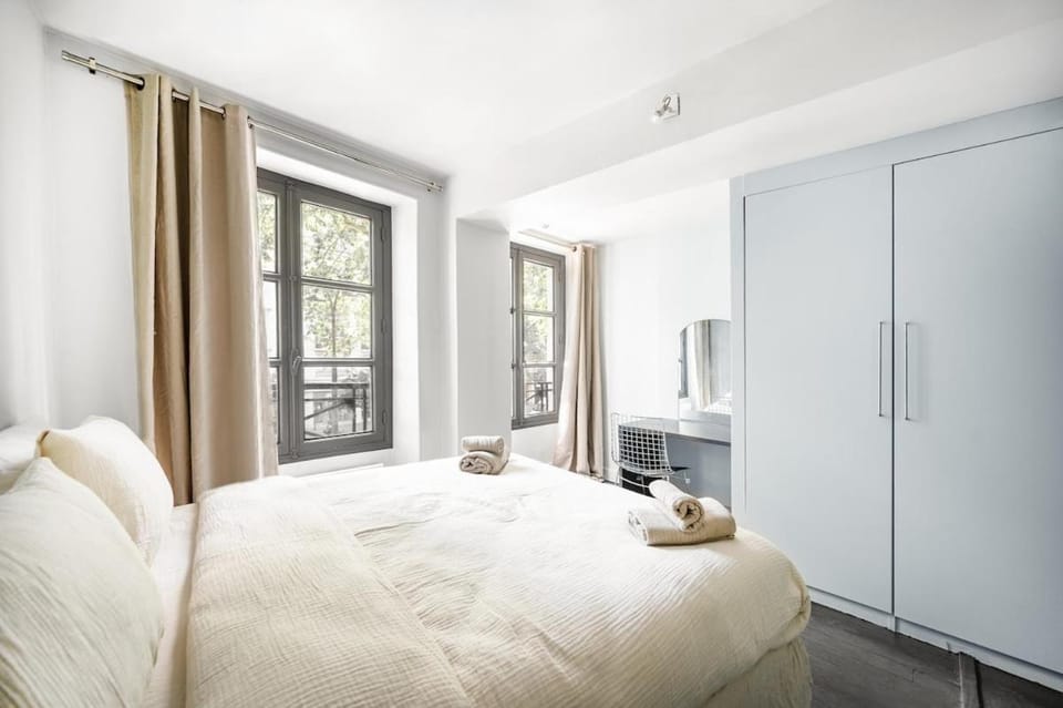 Elegant Parisian apartment, Place des Vosges Apartment in Paris