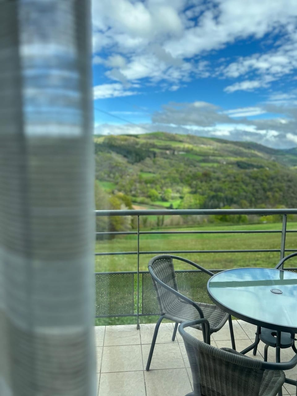Natural landscape, Balcony/Terrace, Dining area