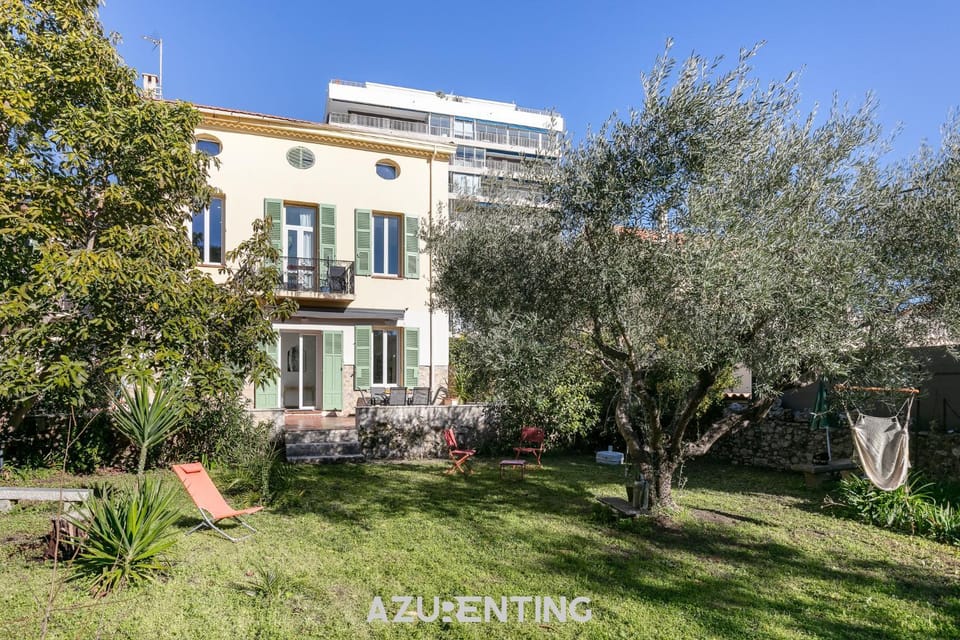 Property building, Spring, Day, Natural landscape, Garden, Garden view