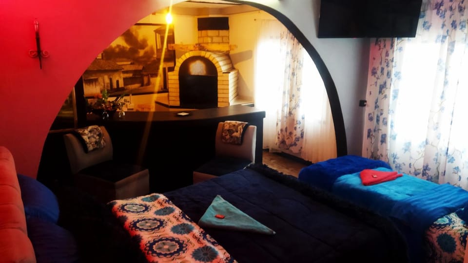 Bed, Photo of the whole room, Seating area, Bedroom