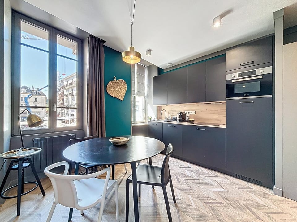 Le Salon - Calme et central Apartment in Aix-les-Bains