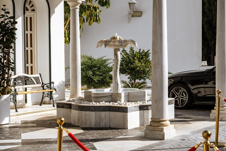 Palacio Suites Marbella Bed and Breakfast in Marbella