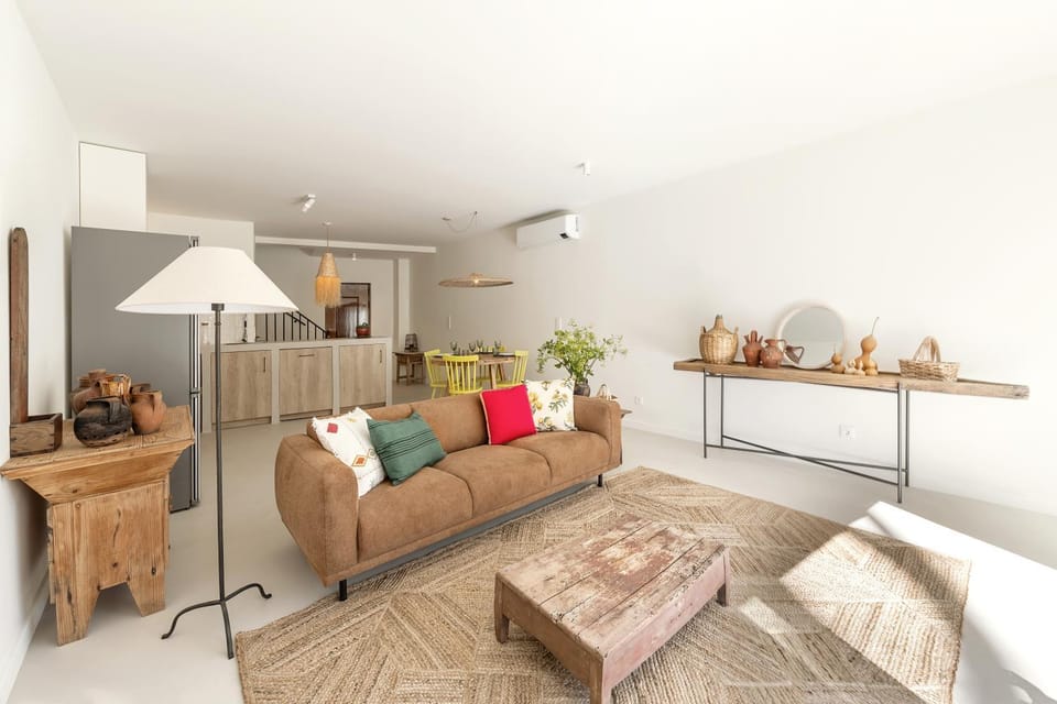 Living room, Photo of the whole room, Seating area