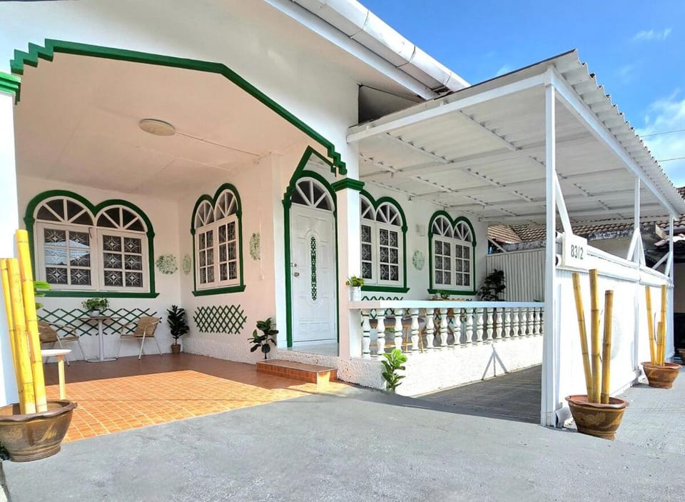 Property building, View (from property/room), Balcony/Terrace