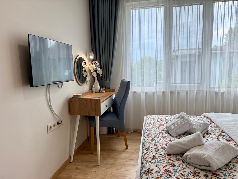 TV and multimedia, Bedroom, towels