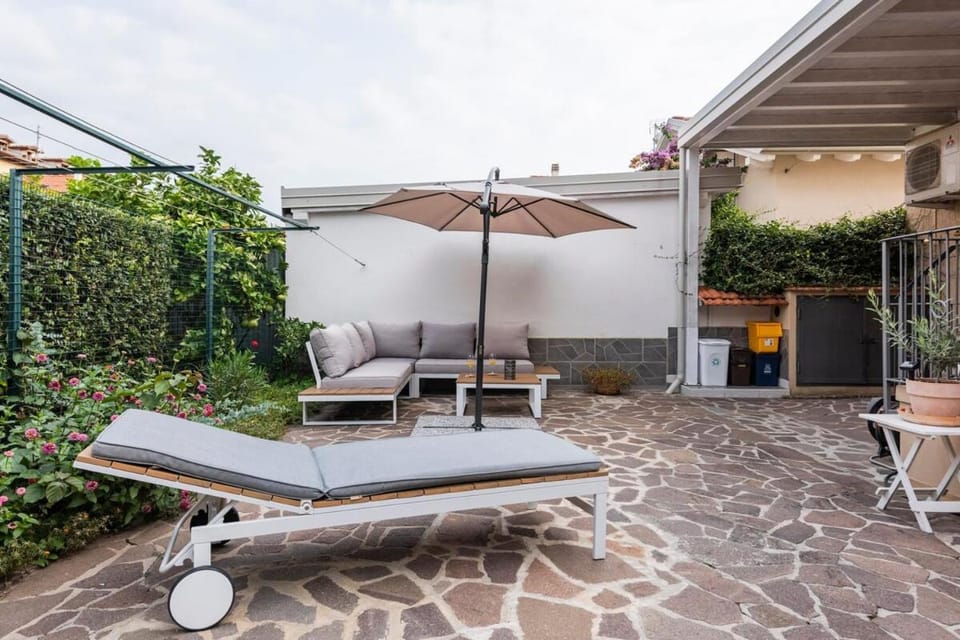 Garden, sunbed