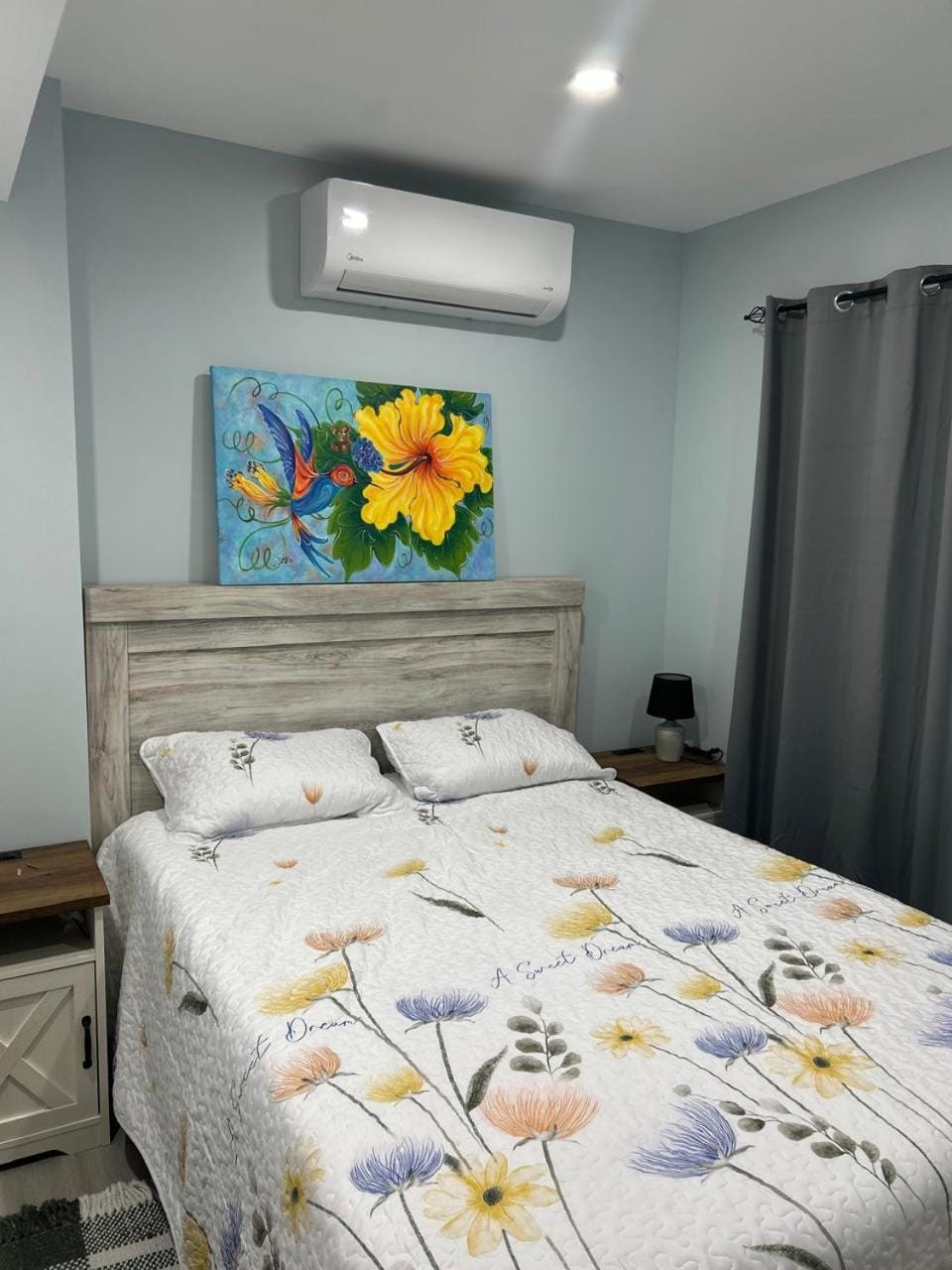 Bed, Bedroom, air conditioner