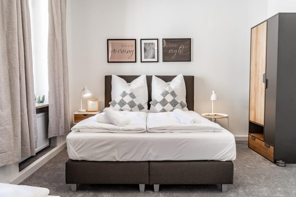 Bed, Bedroom, wardrobe