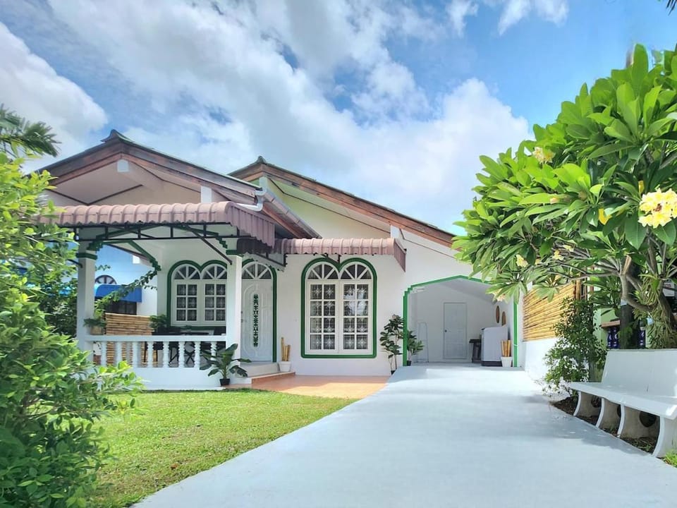 Property building, Garden, Garden view