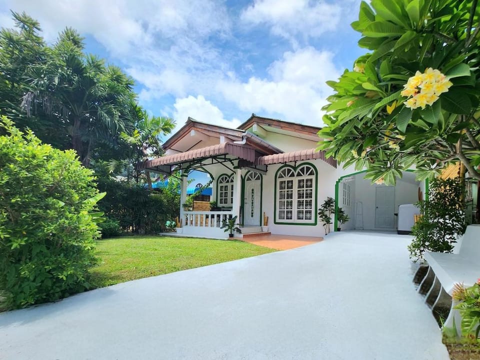 Property building, Garden, Garden view