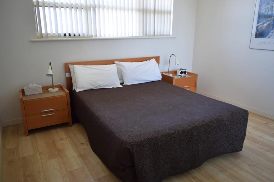 Glenelg Holiday Apartments - Corfu 200 meters to the beach Free Parking Apartment in Adelaide