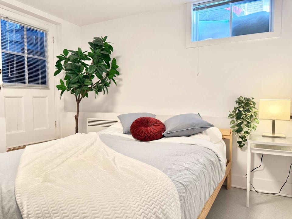 4 Large Rooms City Centre Apartment in Quebec City