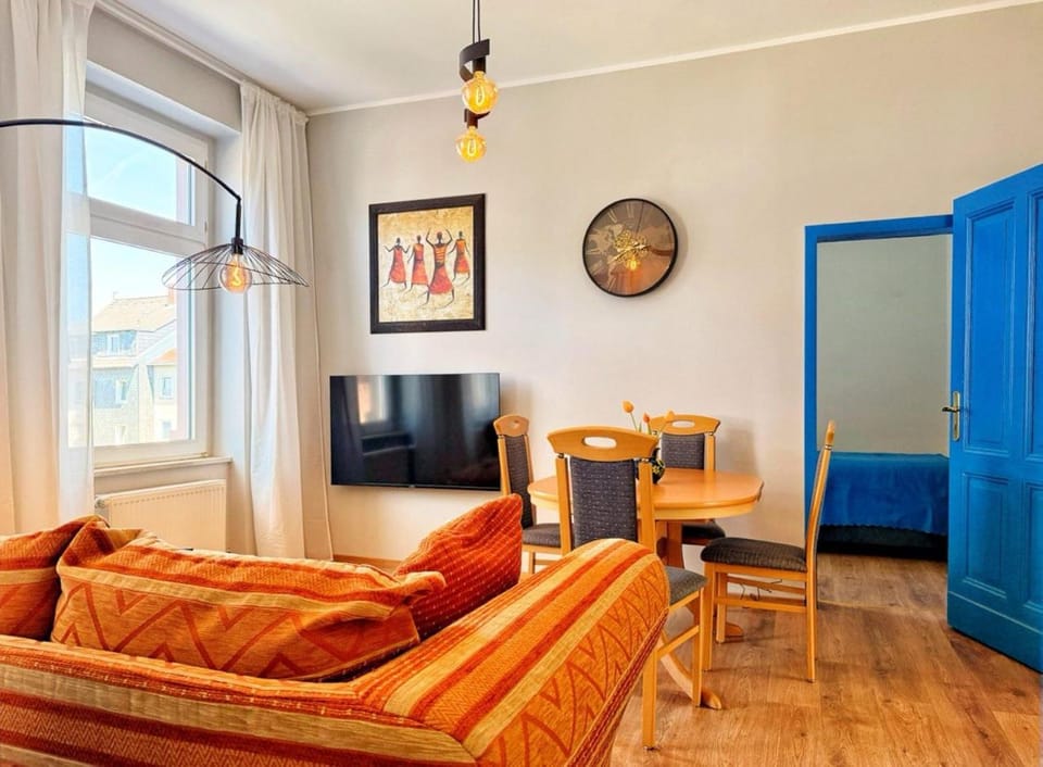 TV and multimedia, Living room, Photo of the whole room, Seating area