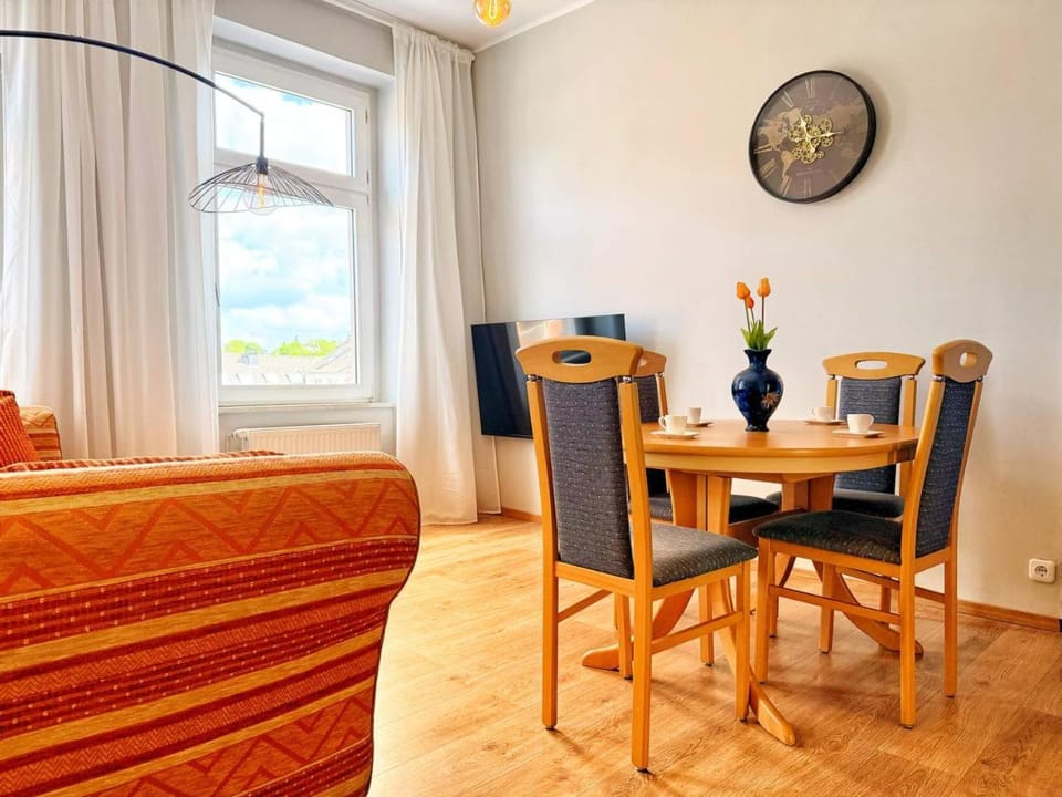 TV and multimedia, View (from property/room), View (from property/room), Living room, Photo of the whole room, Seating area, Dining area