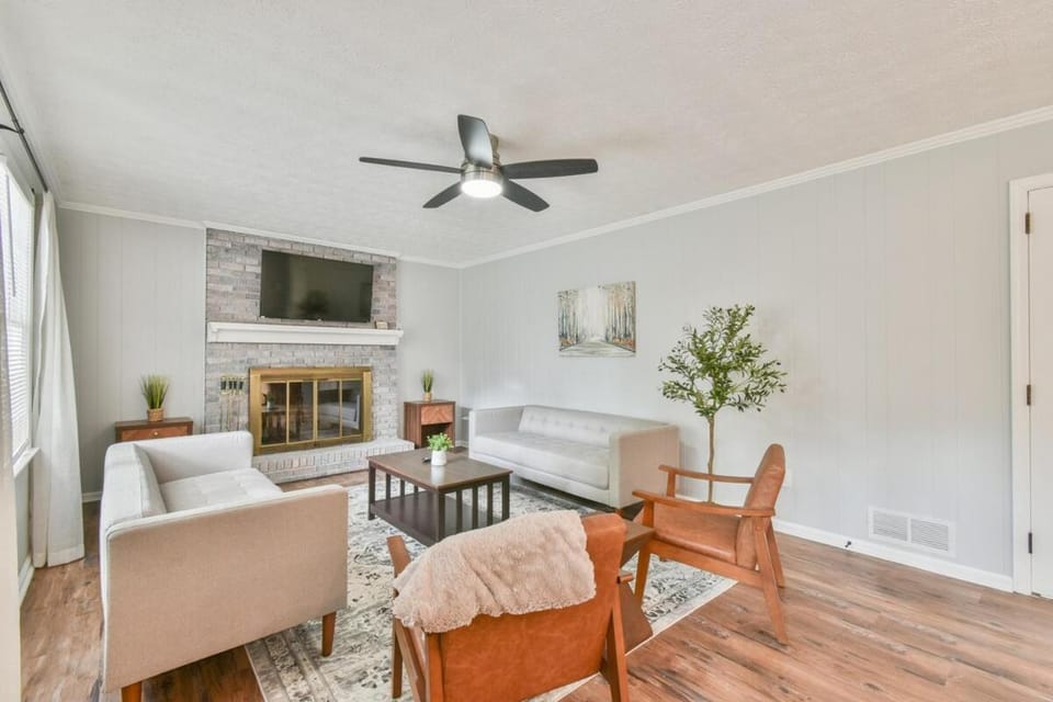 TV and multimedia, Living room, Seating area