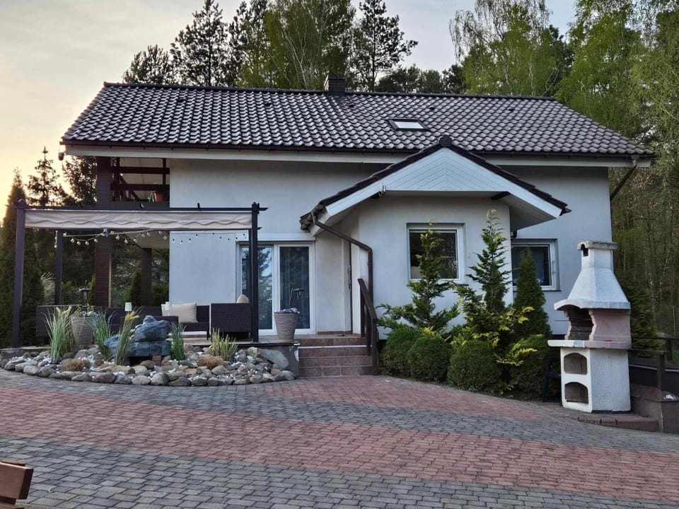 Property building, Patio, Day, Summer, Garden, Garden view