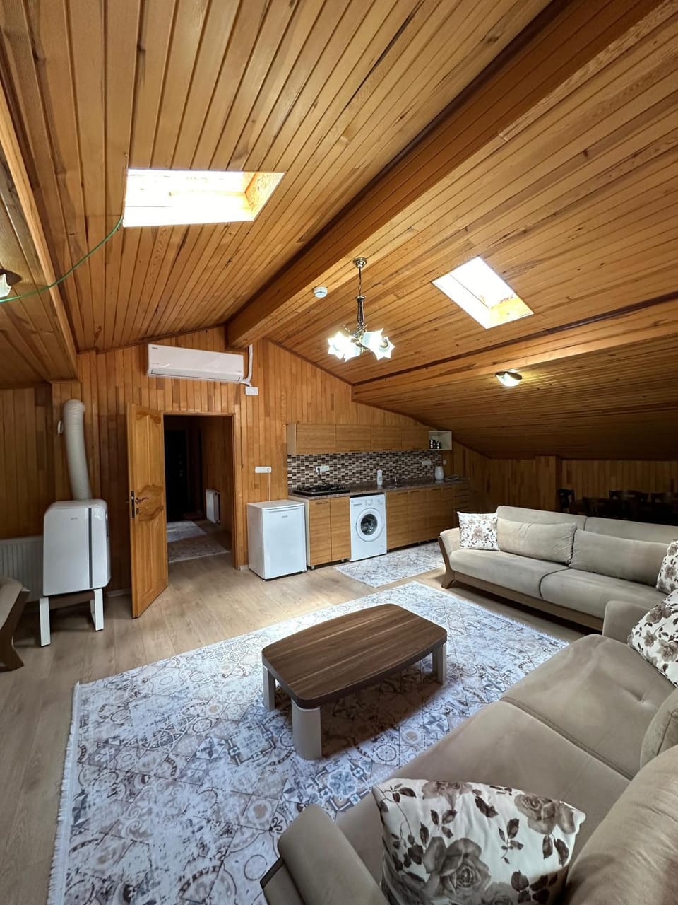 Kitchen or kitchenette, Living room
