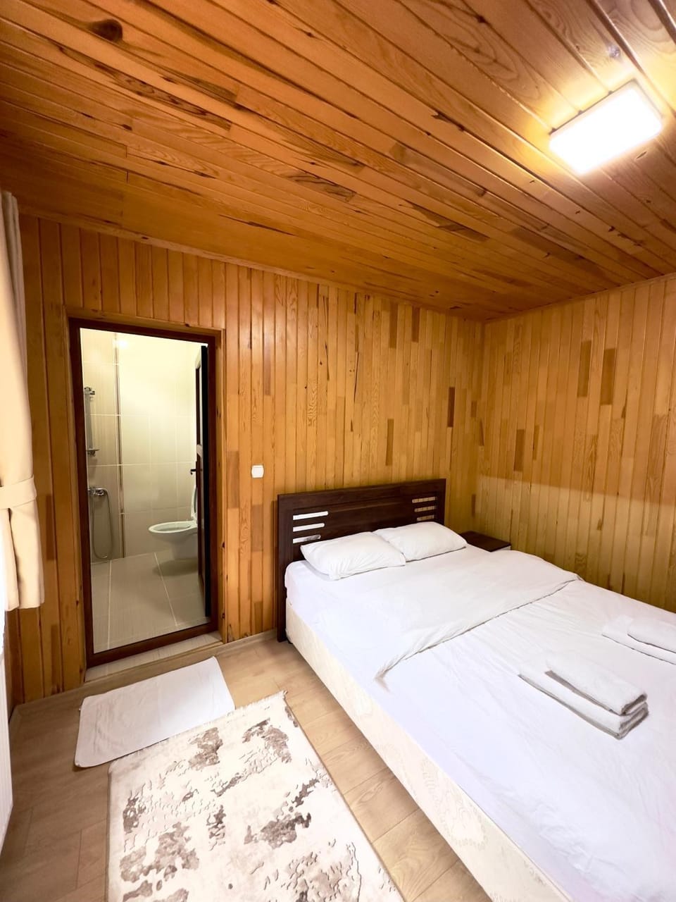 Bed, Bedroom, towels, wardrobe