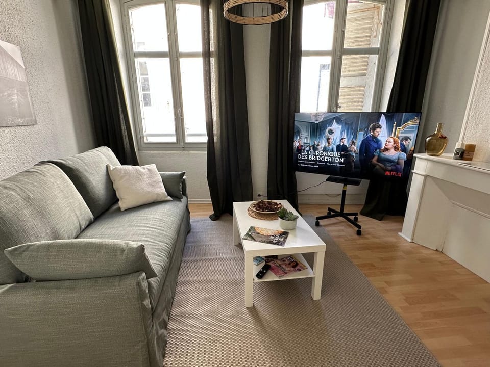 TV and multimedia, Living room, Seating area