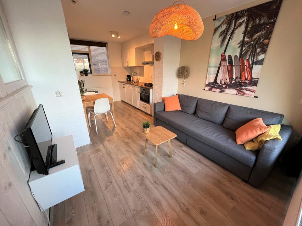 Kitchen or kitchenette, Living room, Seating area