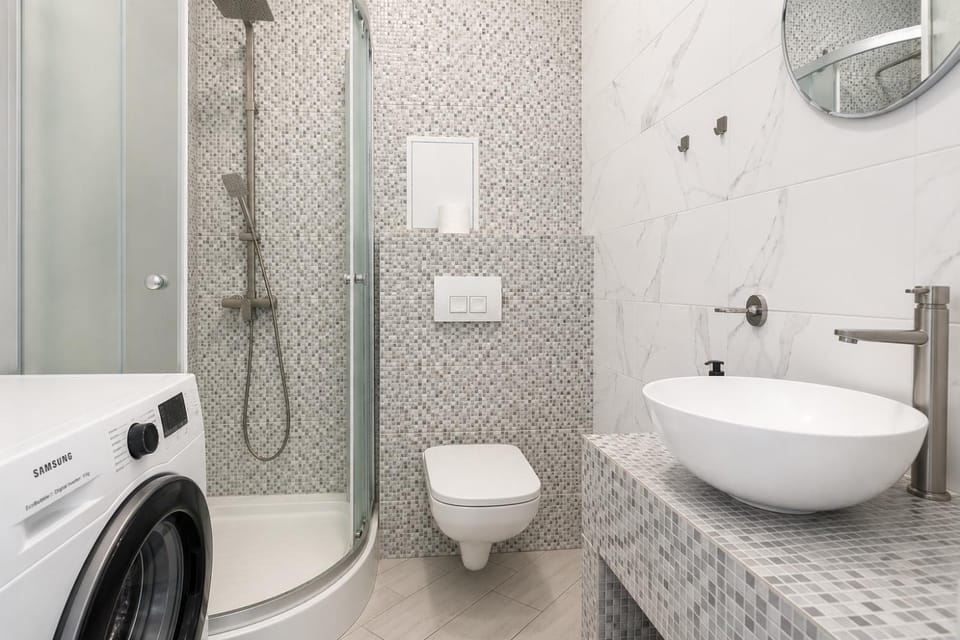 Shower, Toilet, Bathroom, washing machine, dryer