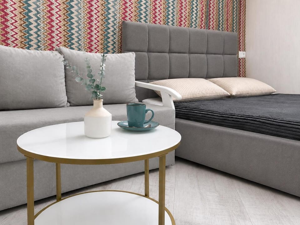 Bed, Photo of the whole room, Seating area, Bedroom