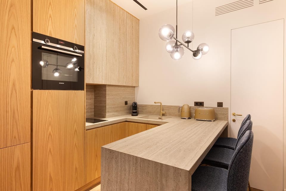 Kitchen or kitchenette, Dining area, stove