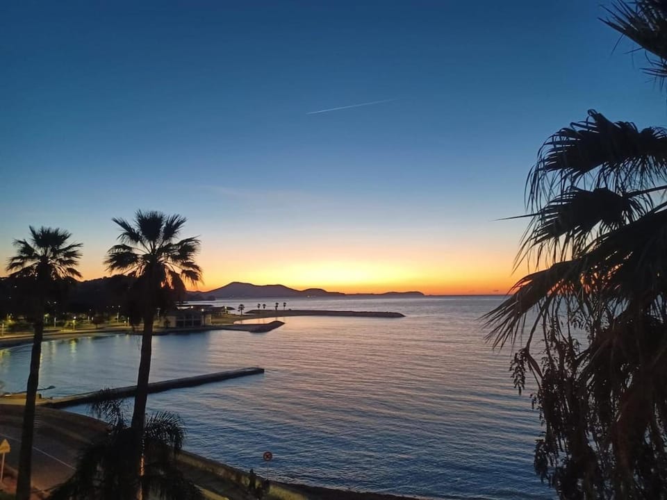 Nearby landmark, Beach, Sea view, Sunrise, Sunset