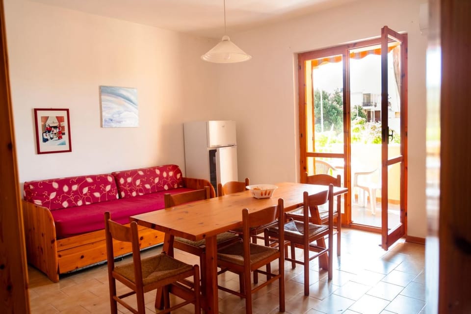 GuestHost - Alghero Comfy Flat with Residence Pool Apartment in Alghero