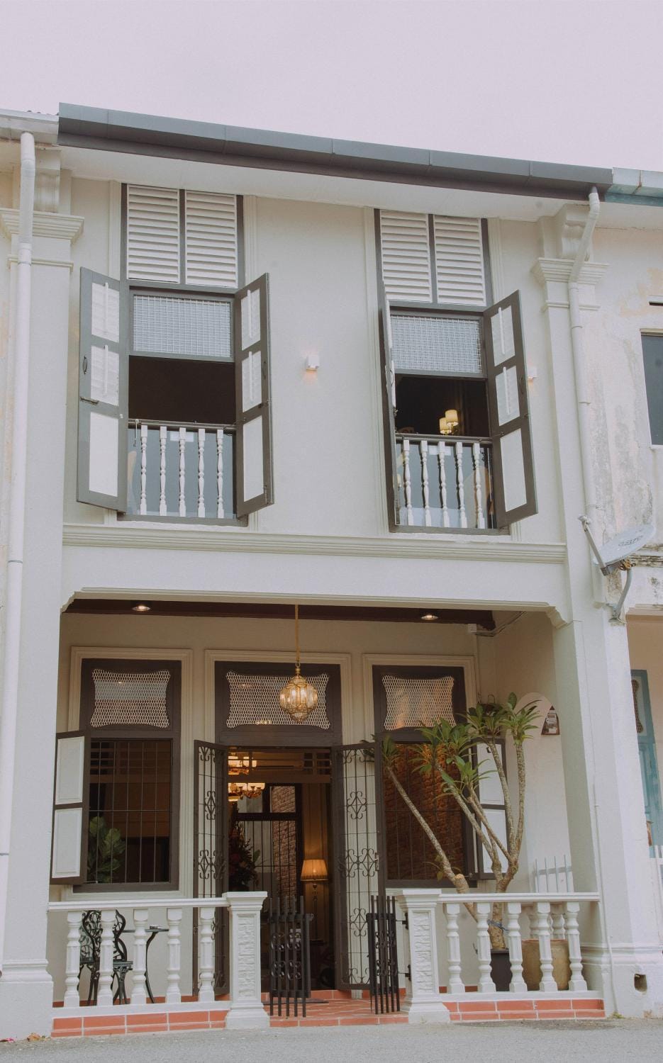 Facade/entrance