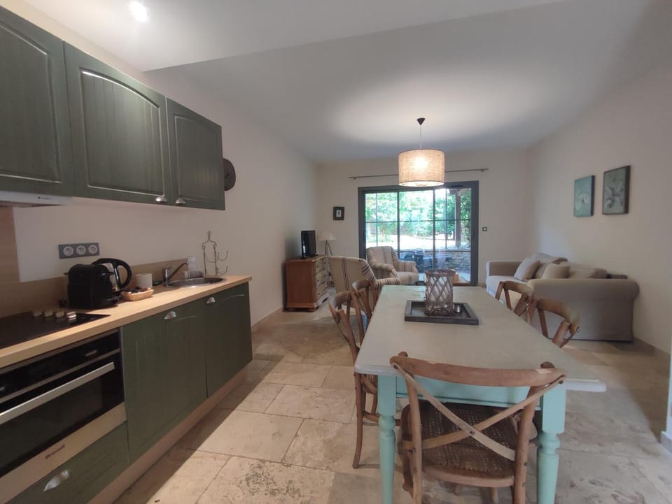 Kitchen or kitchenette, Living room, Dining area, stove