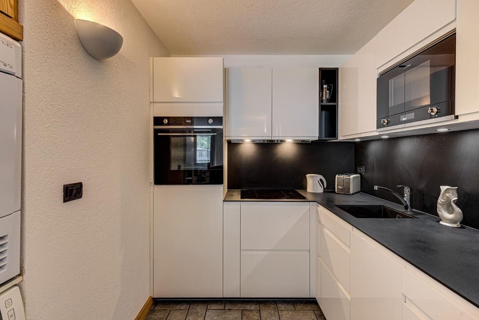 Coffee/tea facilities, Kitchen or kitchenette, dishwasher, minibar, oven, stove, toaster