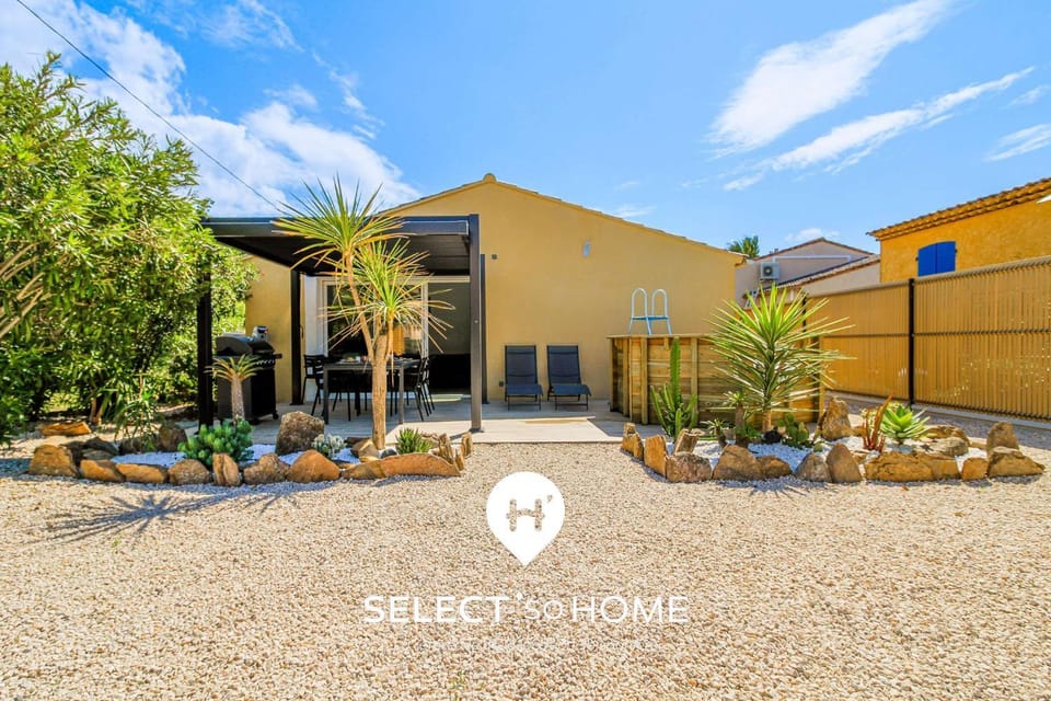 Property building, Spring, Day, Garden, Garden view